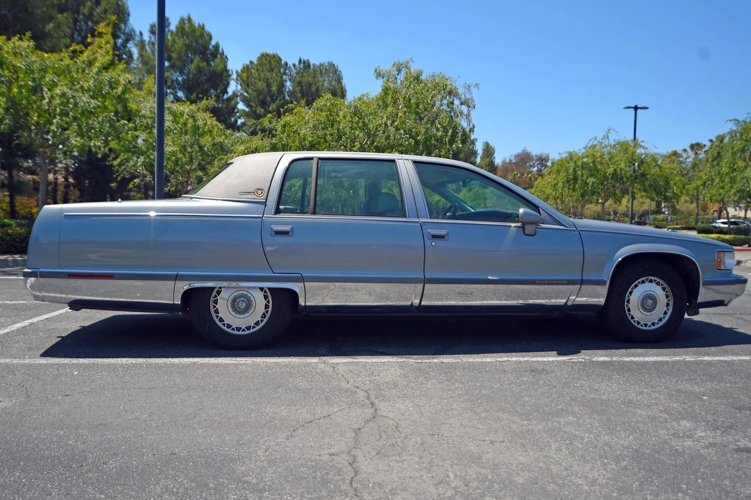 1994 Cadillac Fleetwood - Image 14 of 31