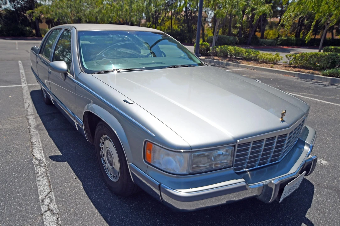 1994 Cadillac Fleetwood - Image 3 of 31