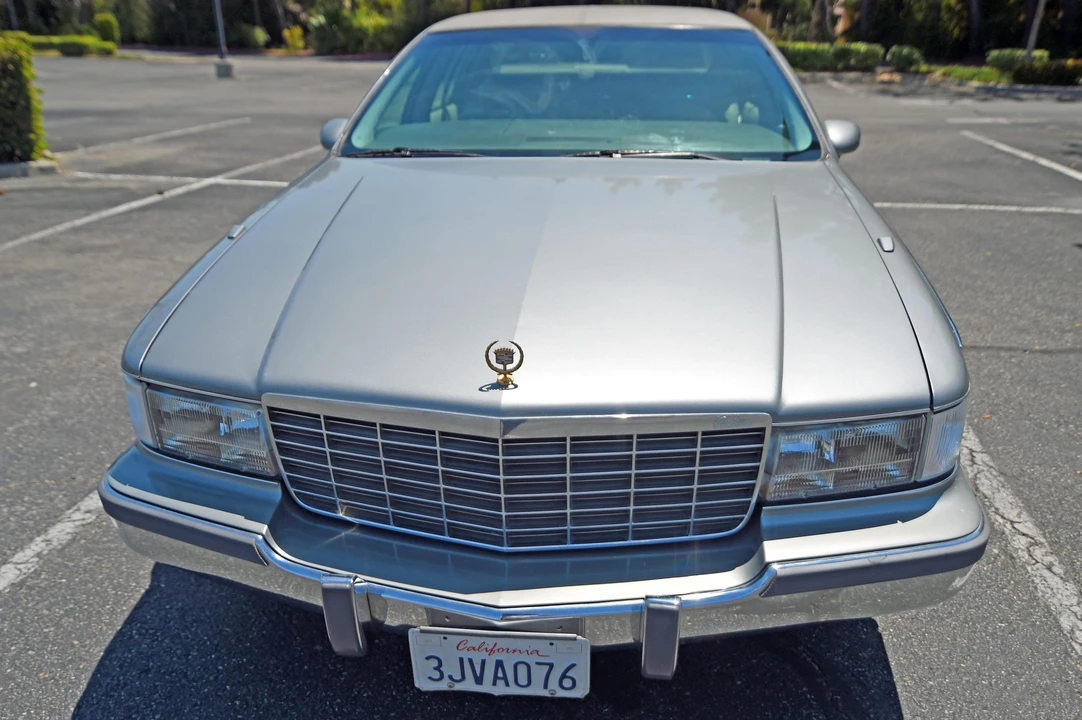 1994 Cadillac Fleetwood - Image 4 of 31
