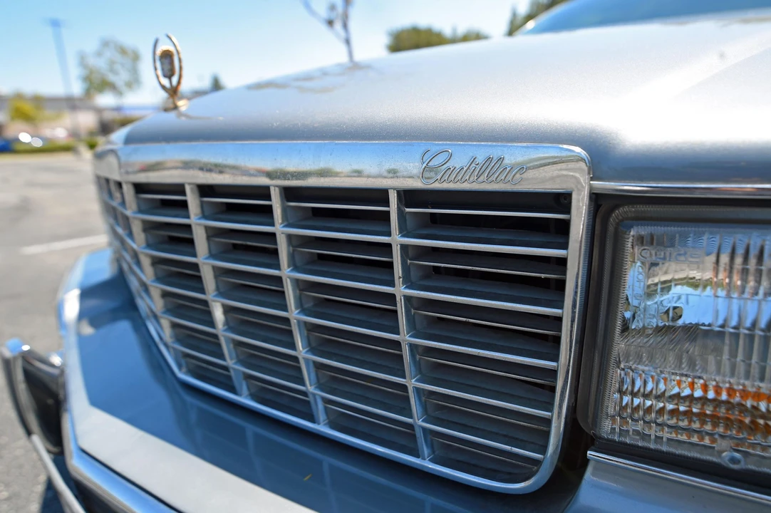1994 Cadillac Fleetwood - Image 16 of 31