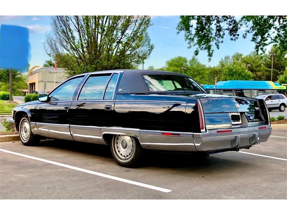 1994 Cadillac Fleetwood - Image 2 of 8