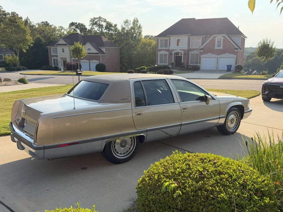 1994 Cadillac Fleetwood - Image 3 of 12