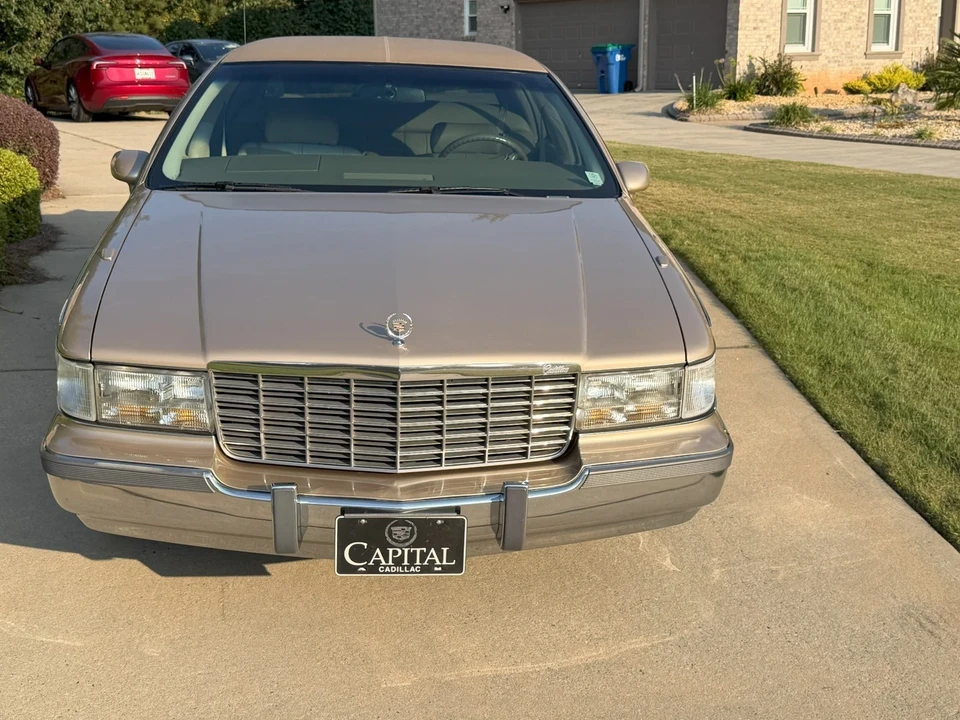 1994 Cadillac Fleetwood - Image 4 of 12