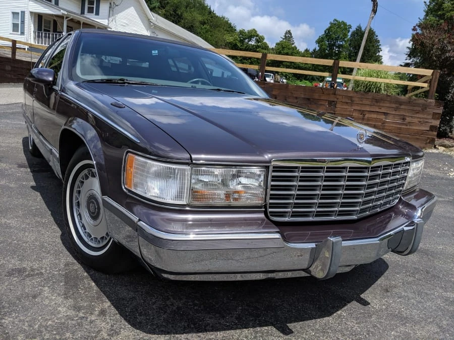 1994 Cadillac Fleetwood - Image 9 of 11