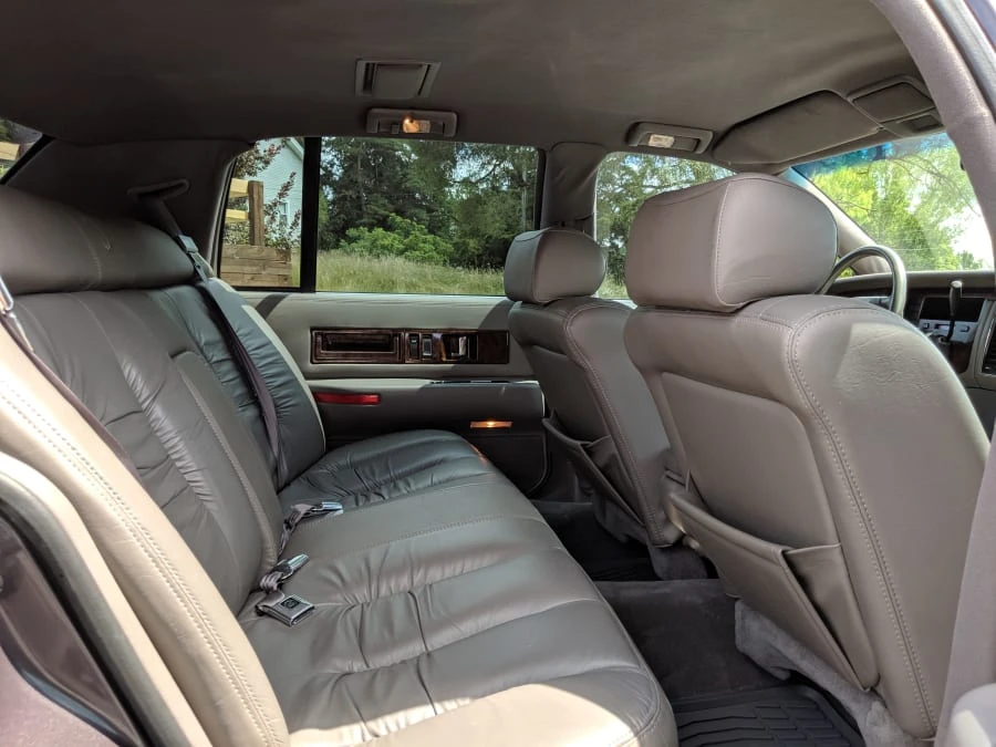 1994 Cadillac Fleetwood - Image 4 of 11