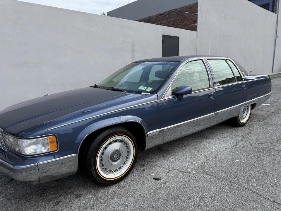 1994 Cadillac Fleetwood - Image 26 of 30