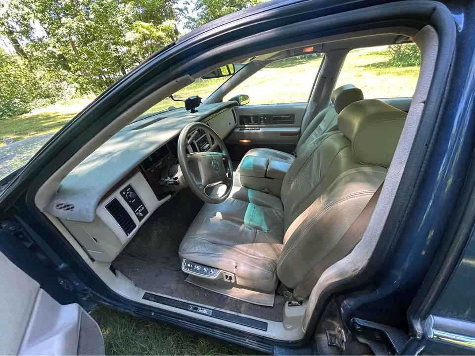 1994 Cadillac Fleetwood - Image 22 of 30