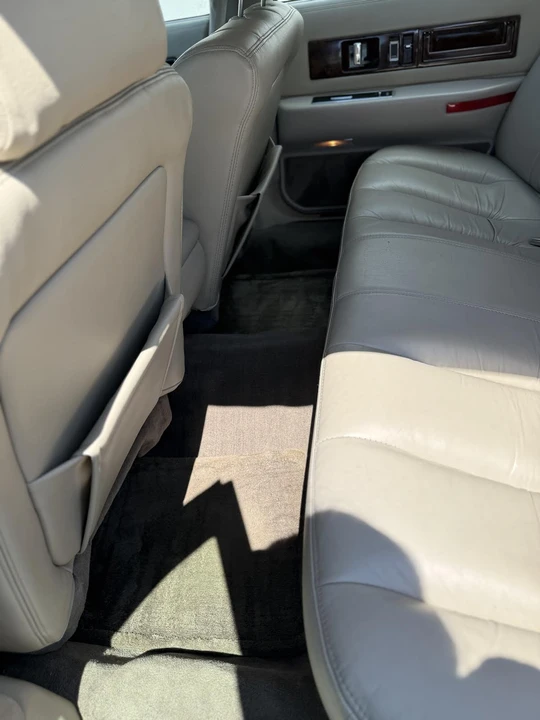 1994 Cadillac Fleetwood - Image 14 of 30