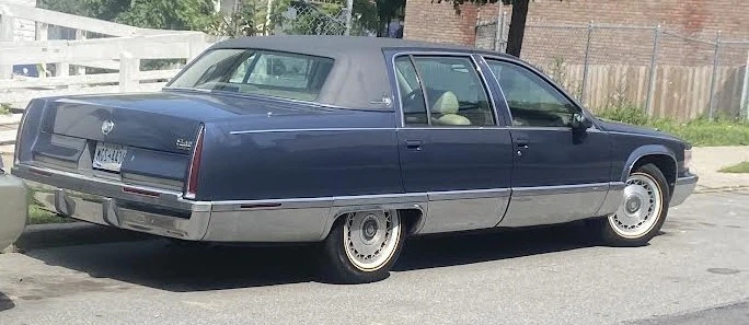 1994 Cadillac Fleetwood - Image 20 of 30