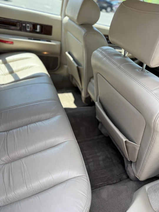1994 Cadillac Fleetwood - Image 9 of 30