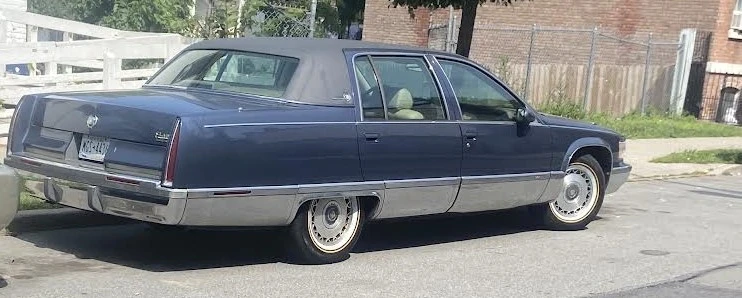 1994 Cadillac Fleetwood - Image 19 of 30