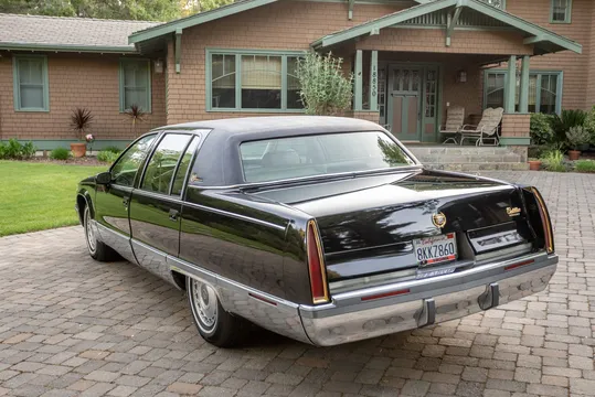 1994 Cadillac Fleetwood - Image 3 of 31