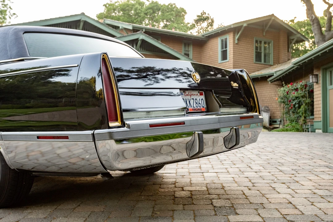 1994 Cadillac Fleetwood - Image 15 of 31
