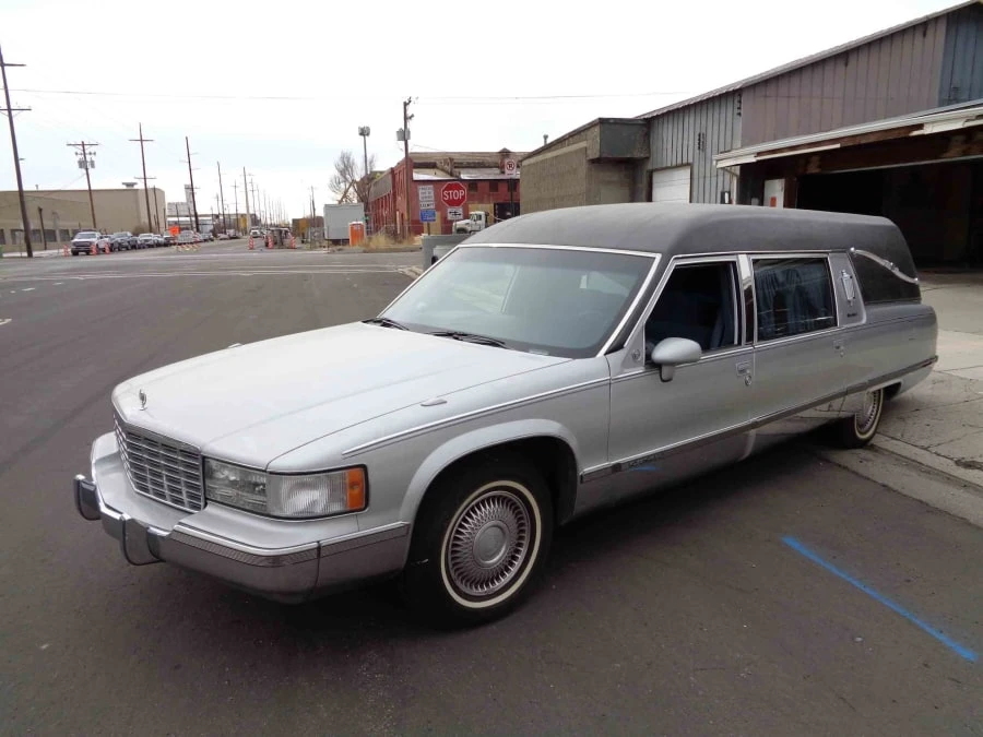 1994 Cadillac Fleetwood - Image 10 of 31