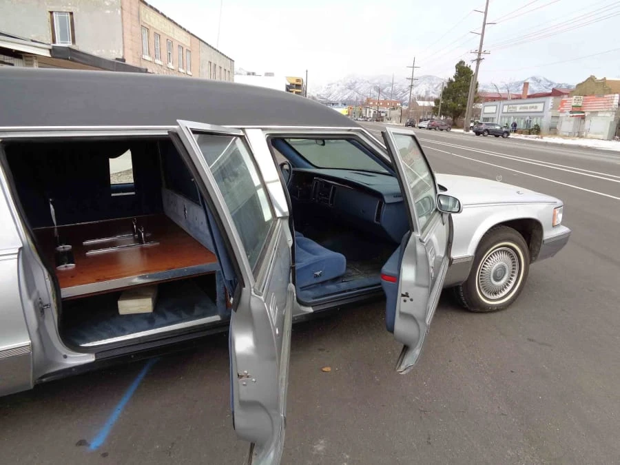 1994 Cadillac Fleetwood - Image 8 of 31