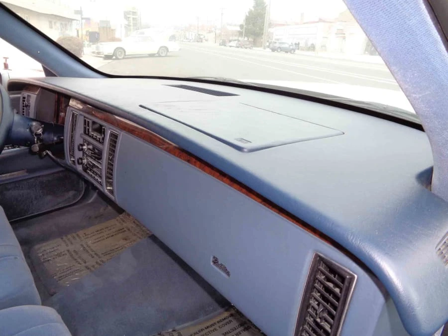 1994 Cadillac Fleetwood - Image 11 of 31