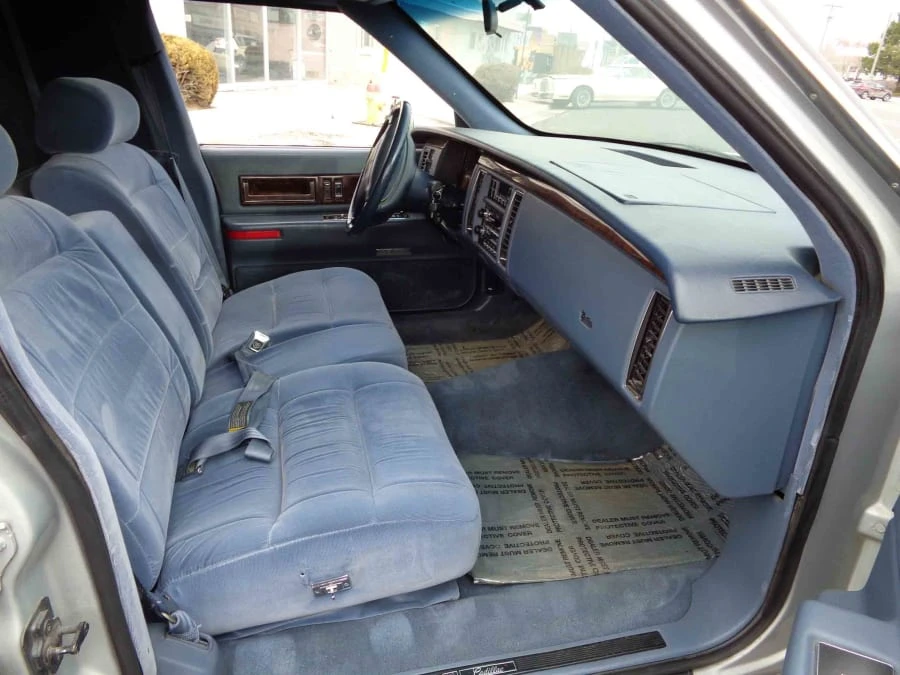 1994 Cadillac Fleetwood - Image 4 of 31