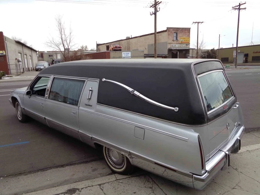 1994 Cadillac Fleetwood - Image 2 of 31