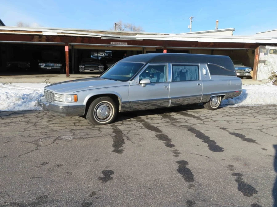 1994 Cadillac Fleetwood - Image 16 of 31