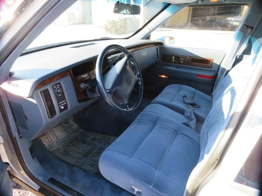 1994 Cadillac Fleetwood - Image 22 of 31