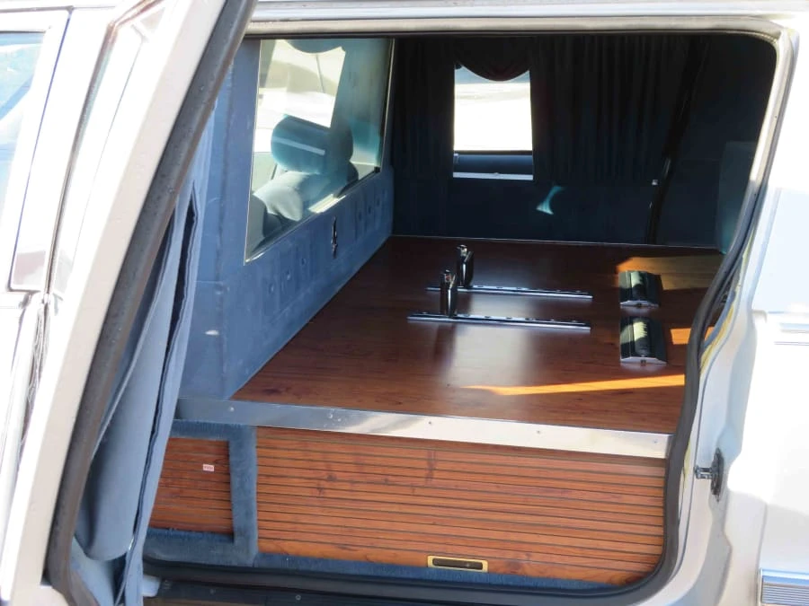 1994 Cadillac Fleetwood - Image 25 of 31
