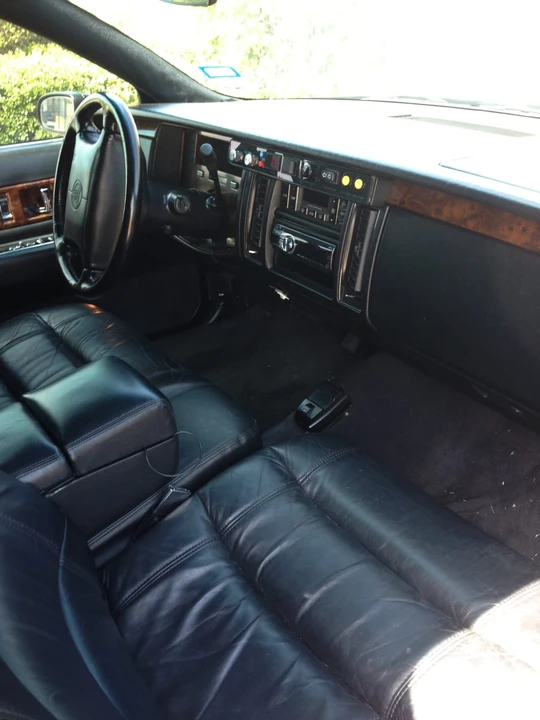 1994 Cadillac Fleetwood - Image 4 of 8