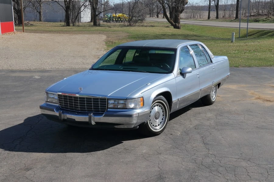 1994 Cadillac Fleetwood - Image 16 of 31