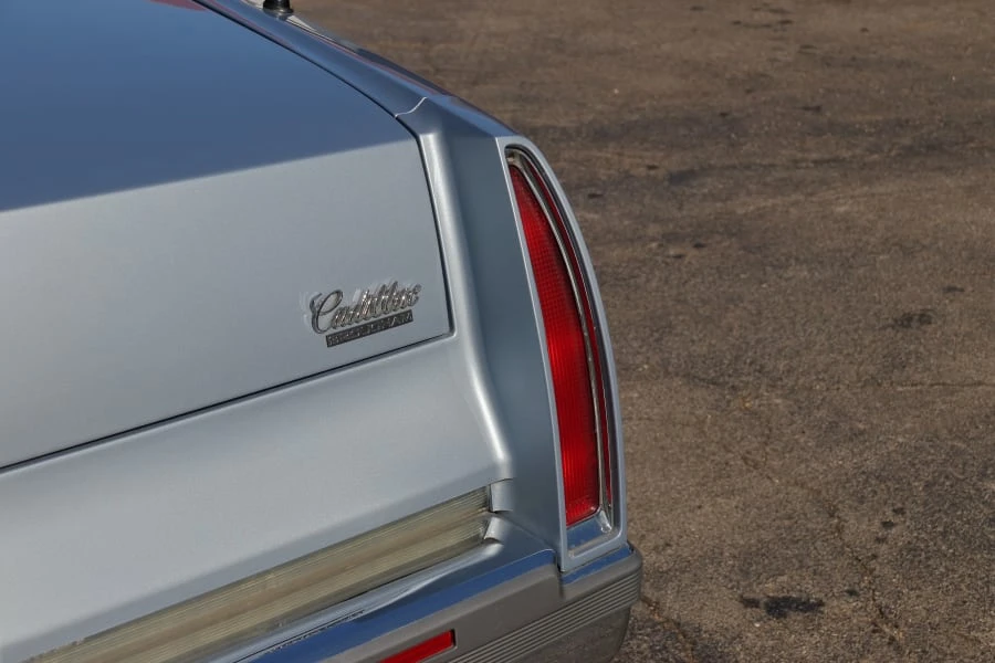 1994 Cadillac Fleetwood - Image 14 of 31