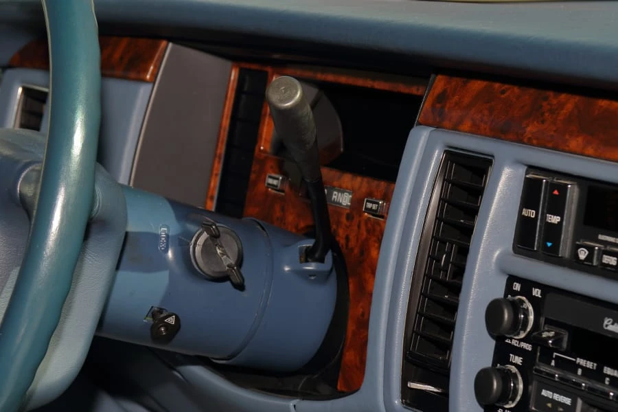 1994 Cadillac Fleetwood - Image 26 of 31