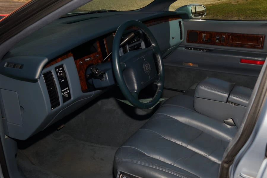 1994 Cadillac Fleetwood - Image 19 of 31