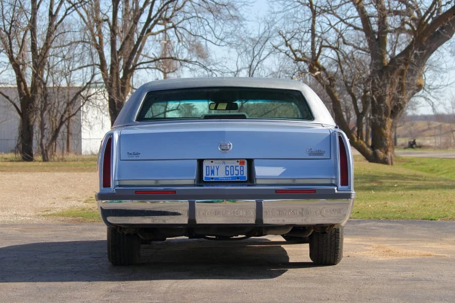 1994 Cadillac Fleetwood - Image 5 of 31
