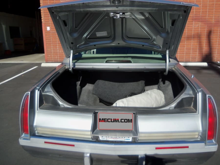 1994 Cadillac Fleetwood - Image 6 of 8