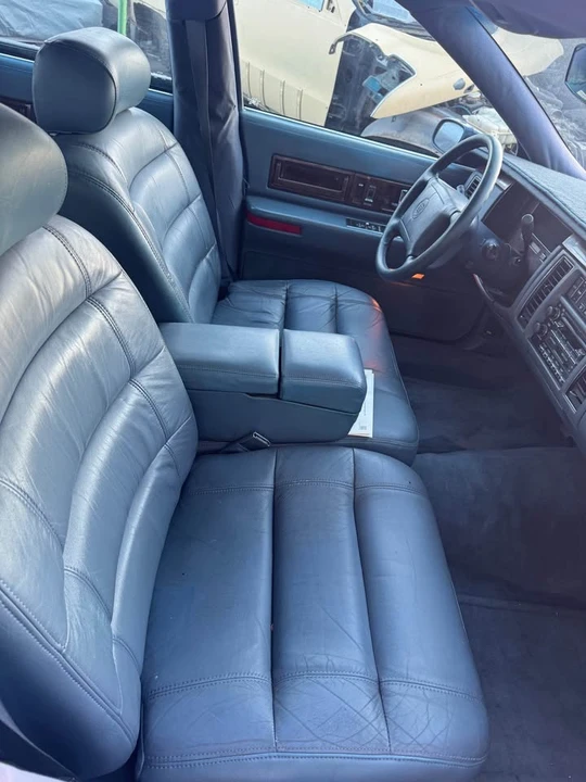 1994 Cadillac Fleetwood - Image 5 of 8