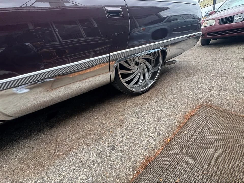 1994 Cadillac Brougham - Image 2 of 13