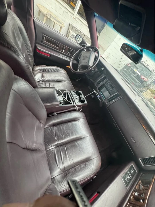 1994 Cadillac Brougham - Image 4 of 13
