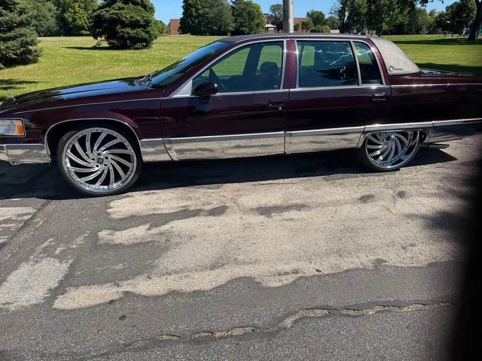 1994 Cadillac Brougham - Image 9 of 13