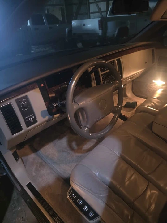 1994 Cadillac Fleetwood - Image 6 of 8