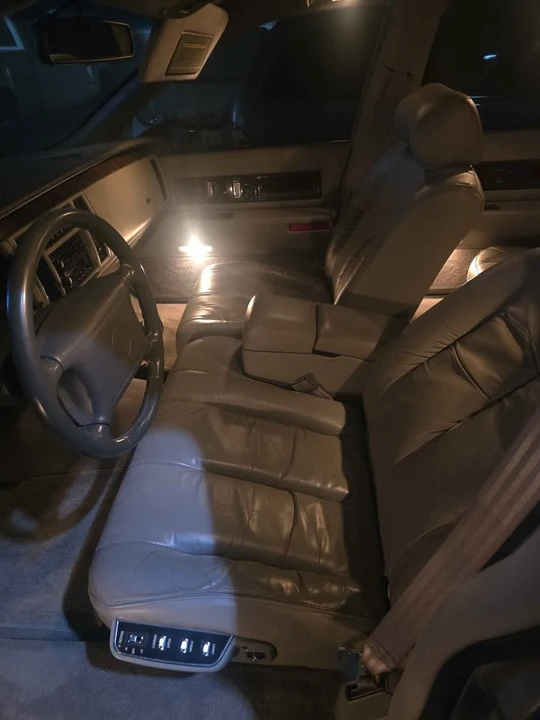 1994 Cadillac Fleetwood - Image 7 of 8