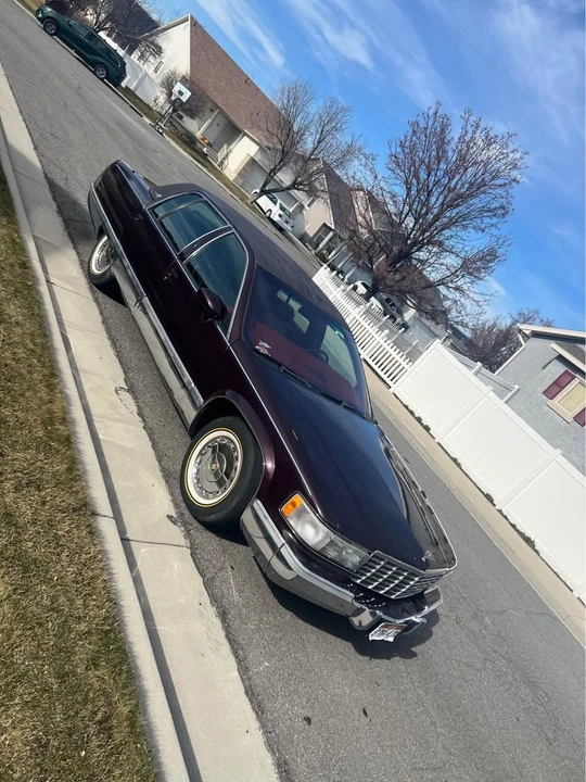 1994 Cadillac Fleetwood - Image 2 of 3