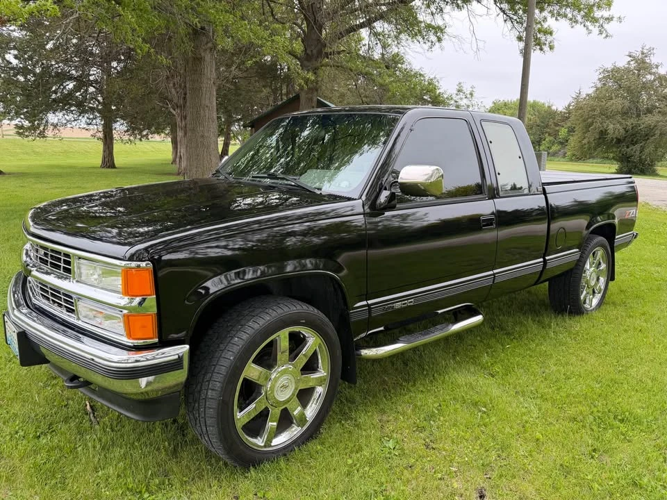 1994 Chevrolet C/K 4th Gen - Image 2 of 18