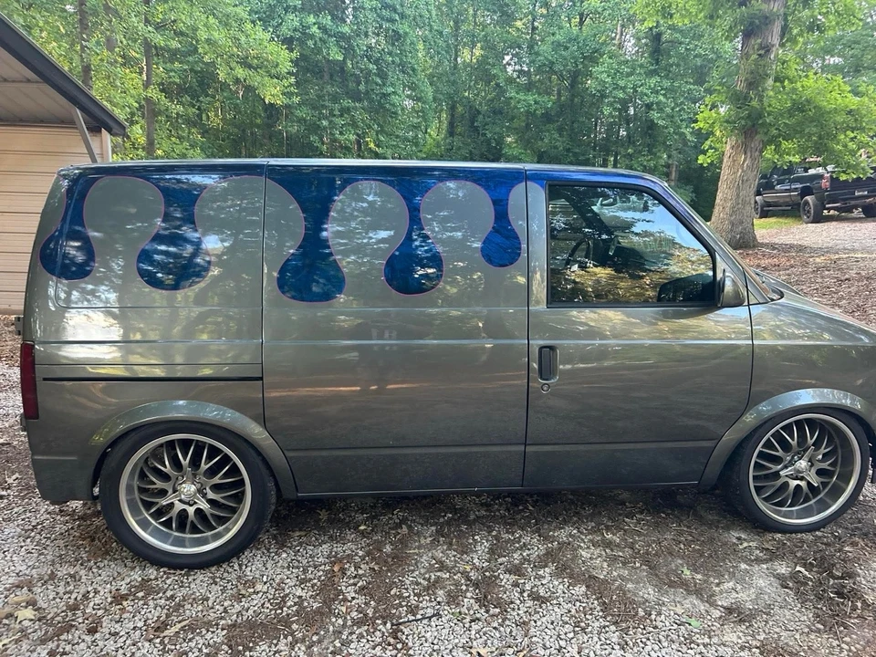 1994 Chevrolet Astro - Image 16 of 21