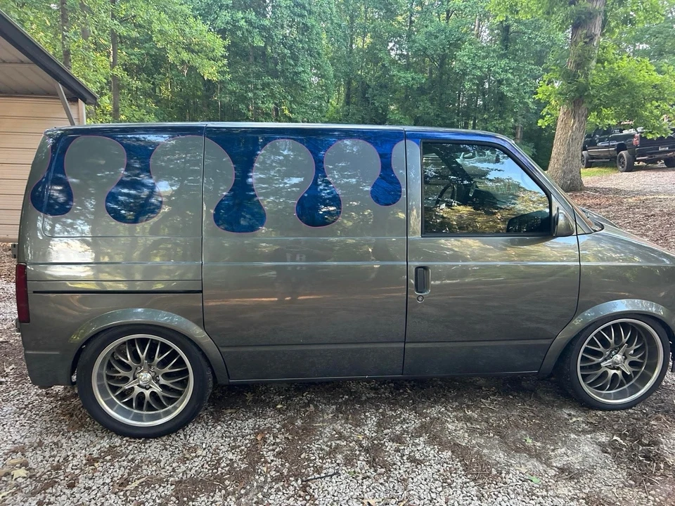 1994 Chevrolet Astro - Image 16 of 21