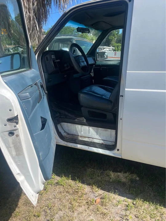 1994 Chevrolet Astro - Image 4 of 5