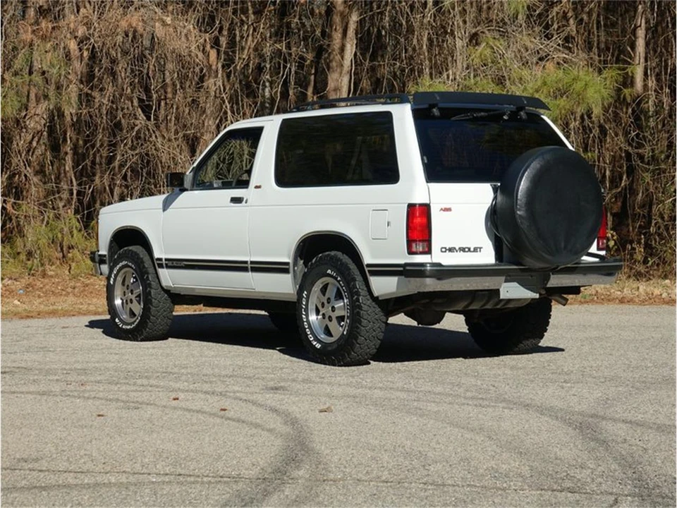 1994 Chevrolet K5 Blazer 3rd Gen - Image 9 of 31