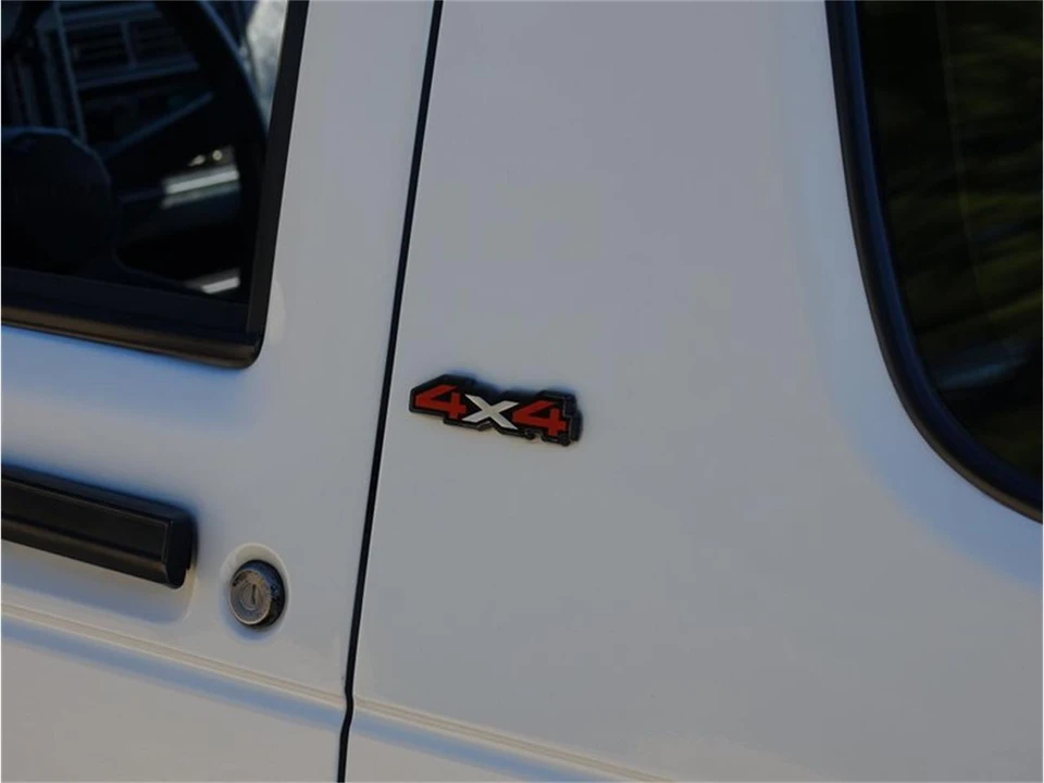 1994 Chevrolet K5 Blazer 3rd Gen - Image 13 of 31