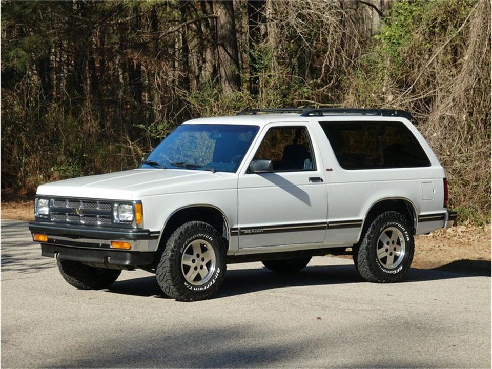 1994 Chevrolet K5 Blazer 3rd Gen - Image 6 of 31