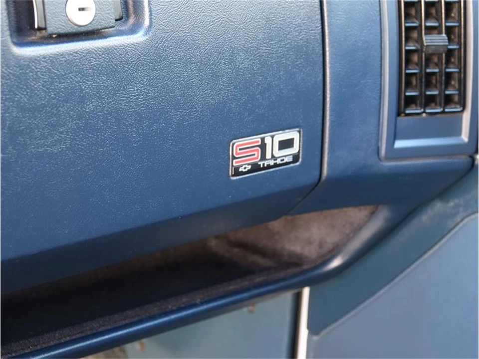 1994 Chevrolet K5 Blazer 3rd Gen - Image 23 of 31