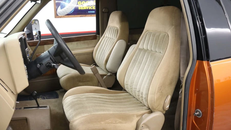 1994 Chevrolet K5 Blazer 3rd Gen - Image 4 of 12