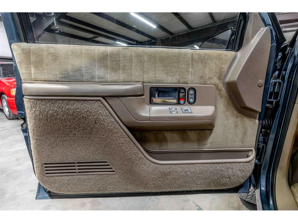 1994 Chevrolet K5 Blazer 3rd Gen - Image 12 of 22