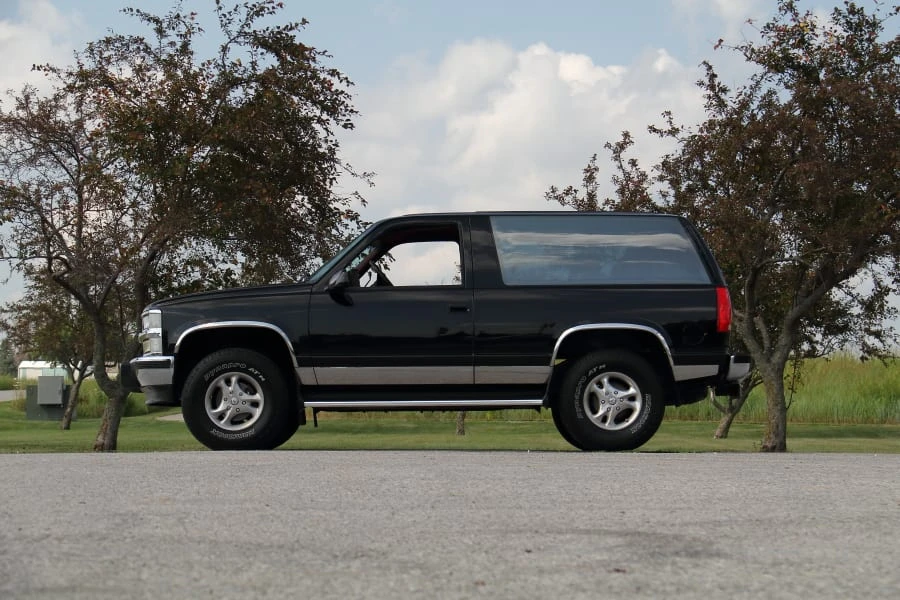 1994 Chevrolet K5 Blazer 3rd Gen - Image 2 of 27